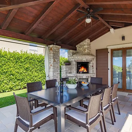 De Flora By Interhome Villa