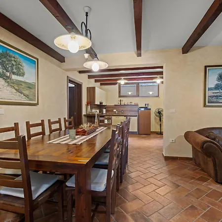 Villa De Flora By Interhome *