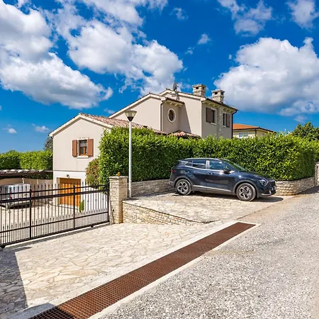 Villa De Flora By Interhome *