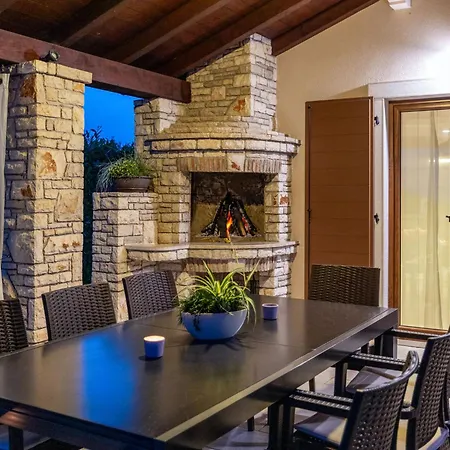 De Flora By Interhome Villa Galižana