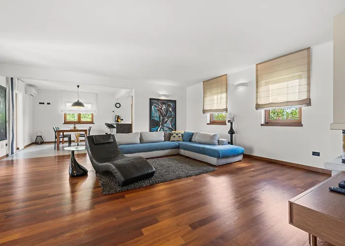 Villa De Flora By Interhome