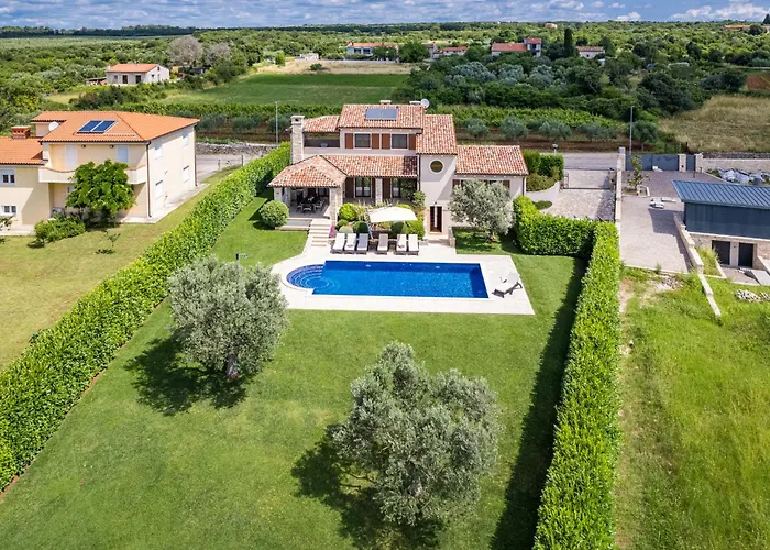 De Flora By Interhome Galižana