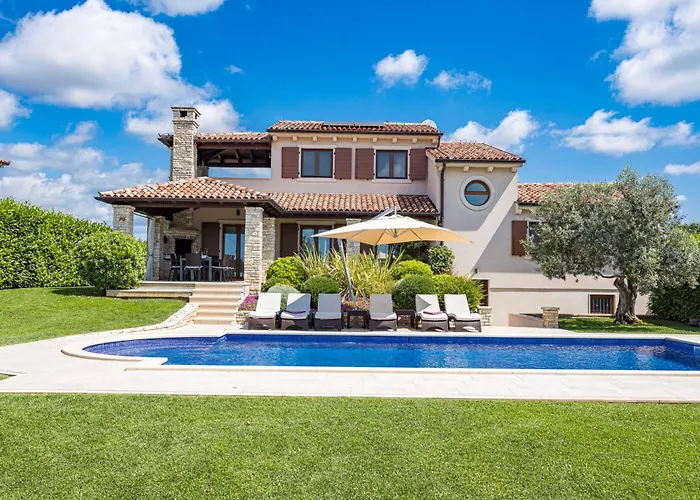 De Flora By Interhome