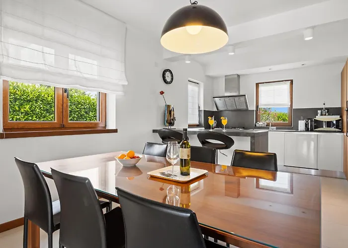 De Flora By Interhome Villa