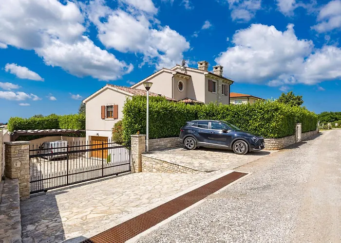 Villa De Flora By Interhome *