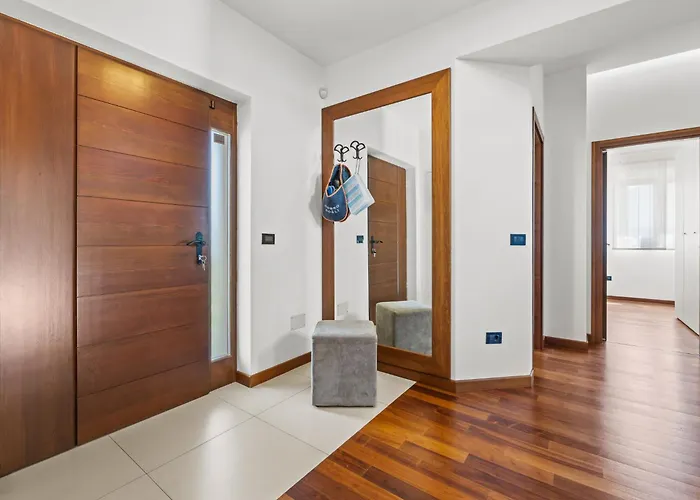 De Flora By Interhome *