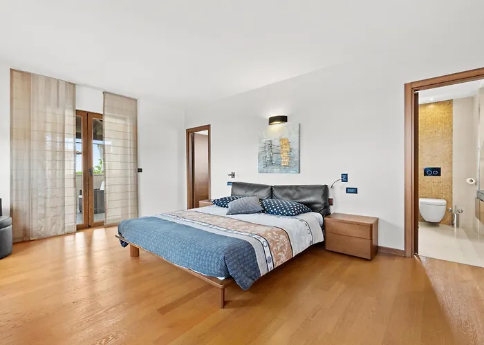 Villa De Flora By Interhome *