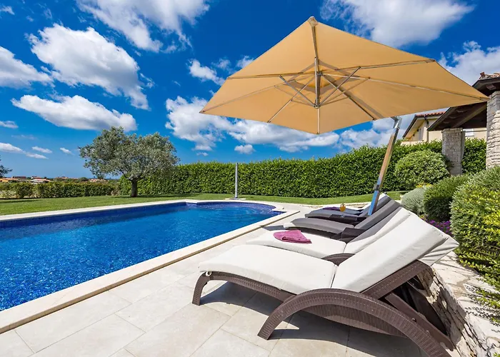 Villa De Flora By Interhome