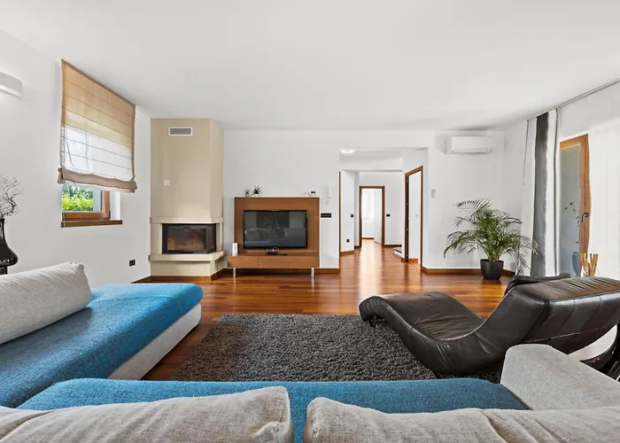 De Flora By Interhome Villa *