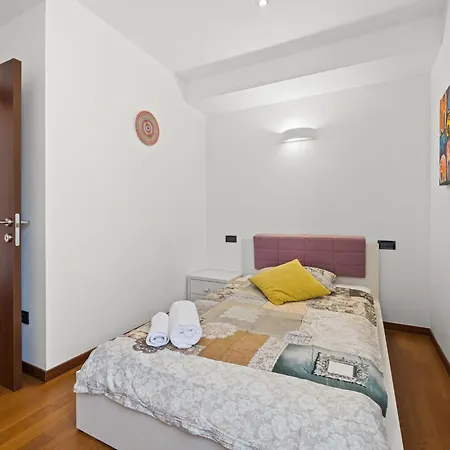 De Flora By Interhome Galizana