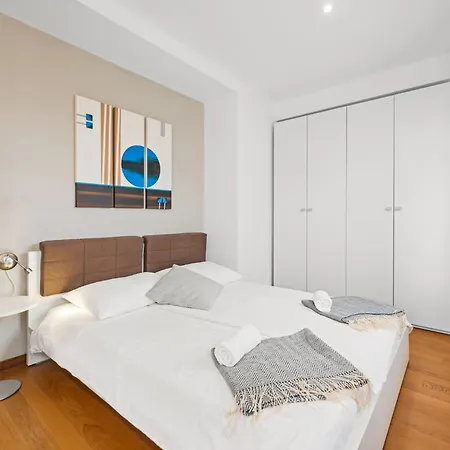 De Flora By Interhome *