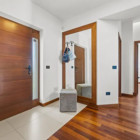 De Flora By Interhome *