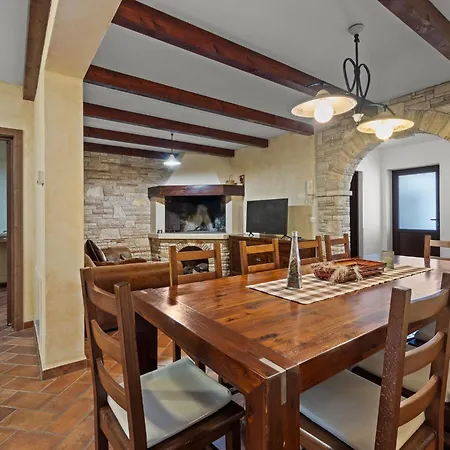 Villa De Flora By Interhome *