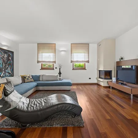 De Flora By Interhome *