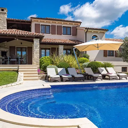 Villa De Flora By Interhome Galižana