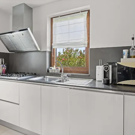 Villa De Flora By Interhome Galizana