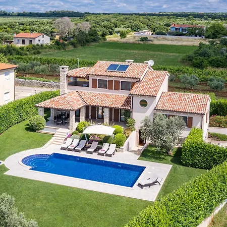 De Flora By Interhome *