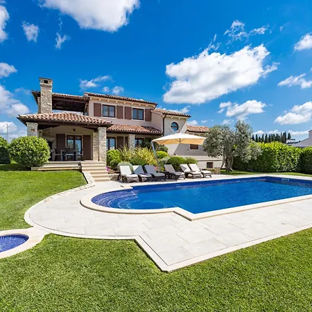 De Flora By Interhome Galizana