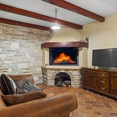 Villa De Flora By Interhome