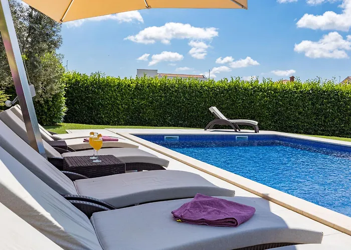 De Flora By Interhome * Galižana