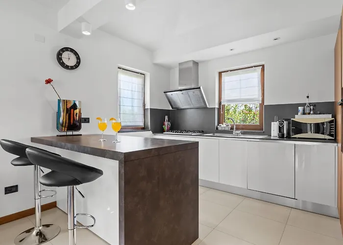 De Flora By Interhome 빌라 *